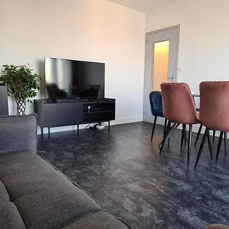 Apartment 65m² Paris - Disneyland - Rer A